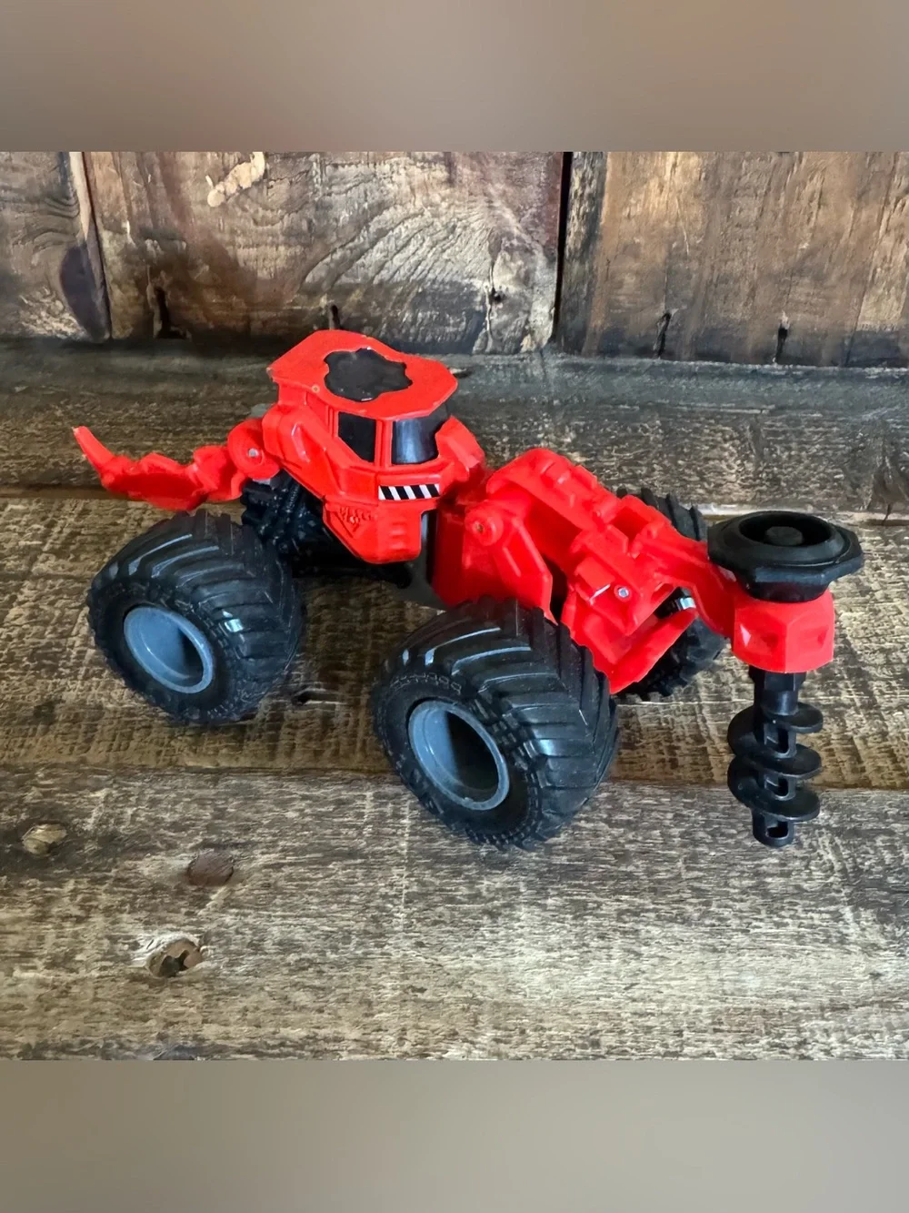 Spin Master Monster Jam Dirt Squad Drilliam Red Black Earth Driller Truck